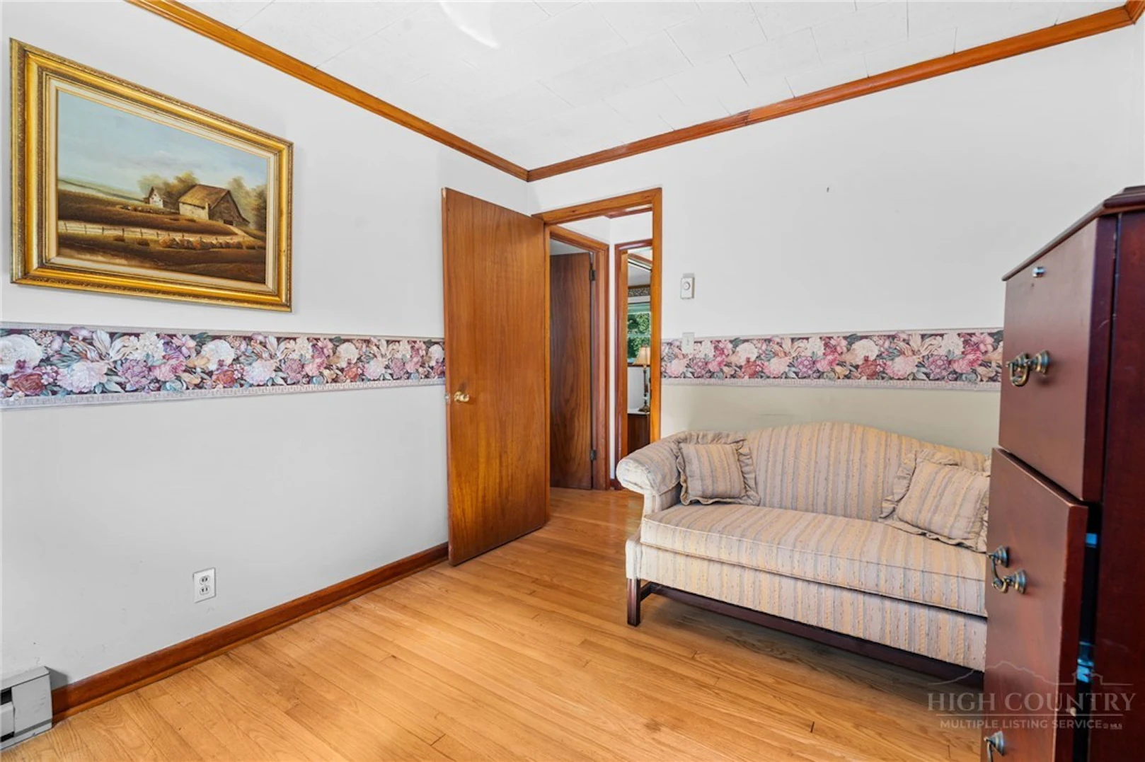 Image number 22 for the current listing