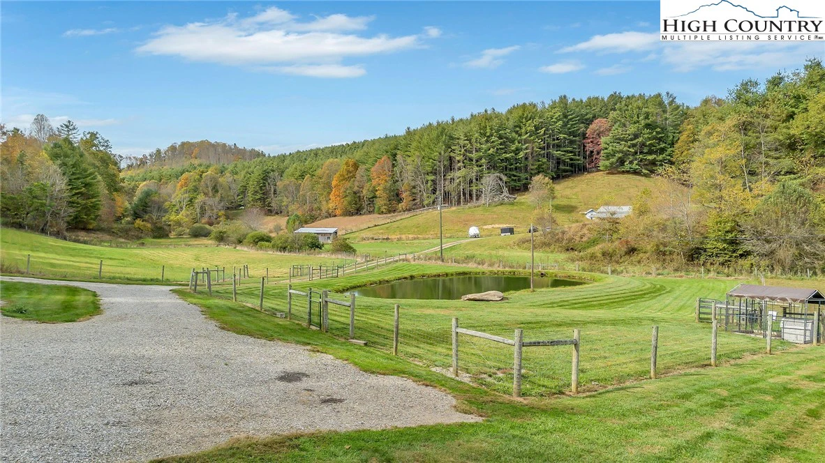 Image number 17 for the current listing