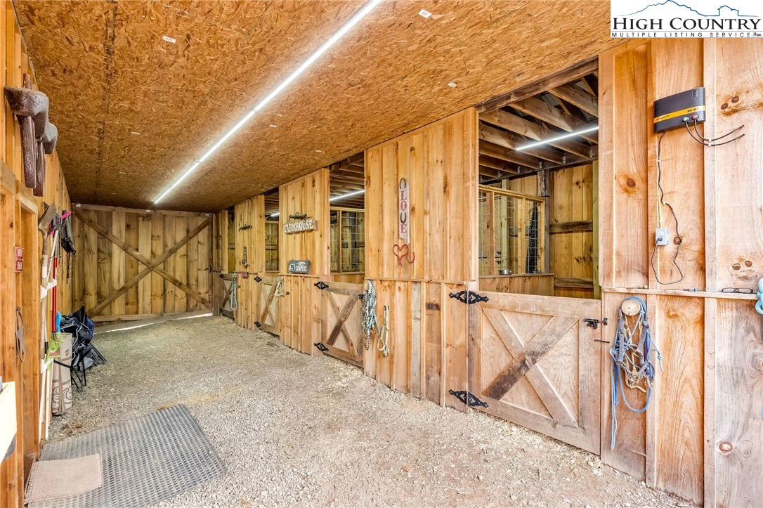 Image number 7 for the current listing