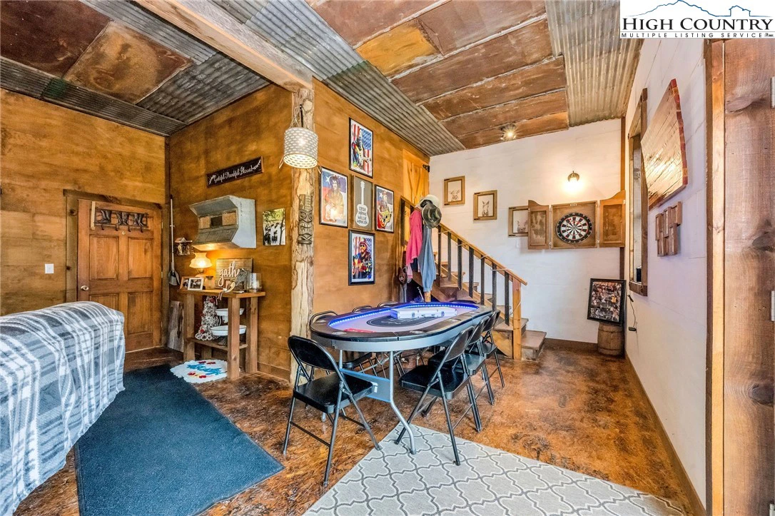 Image number 10 for the current listing