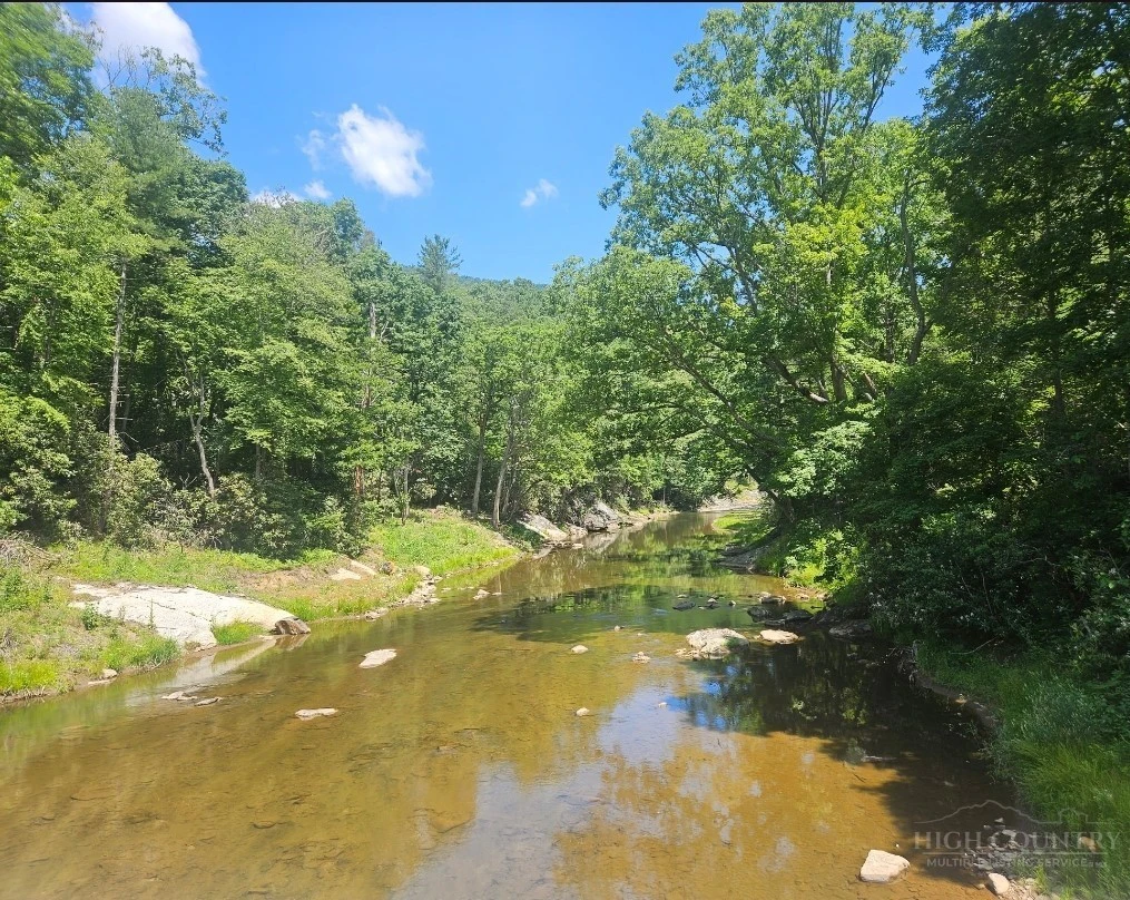 Image number 2 for the current listing