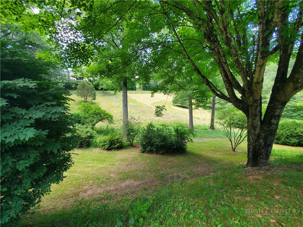 Image number 15 for the current listing