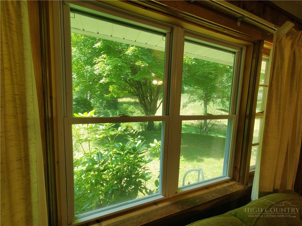 Image number 20 for the current listing