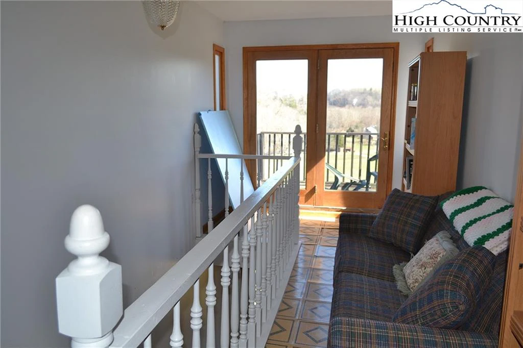 Image number 3 for the current listing