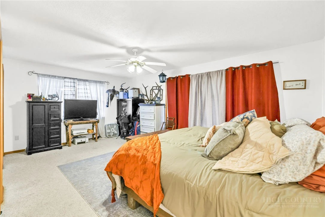 Image number 3 for the current listing