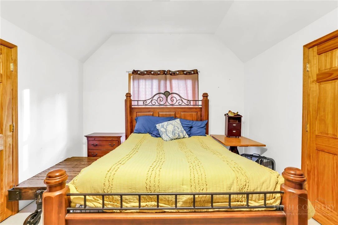 Image number 8 for the current listing