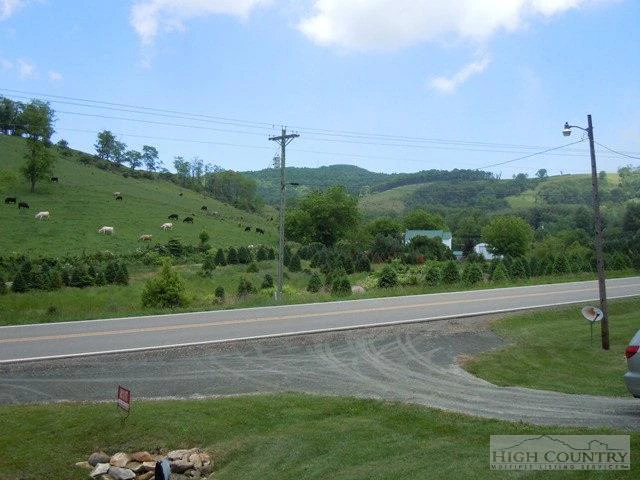 Image number 10 for the current listing