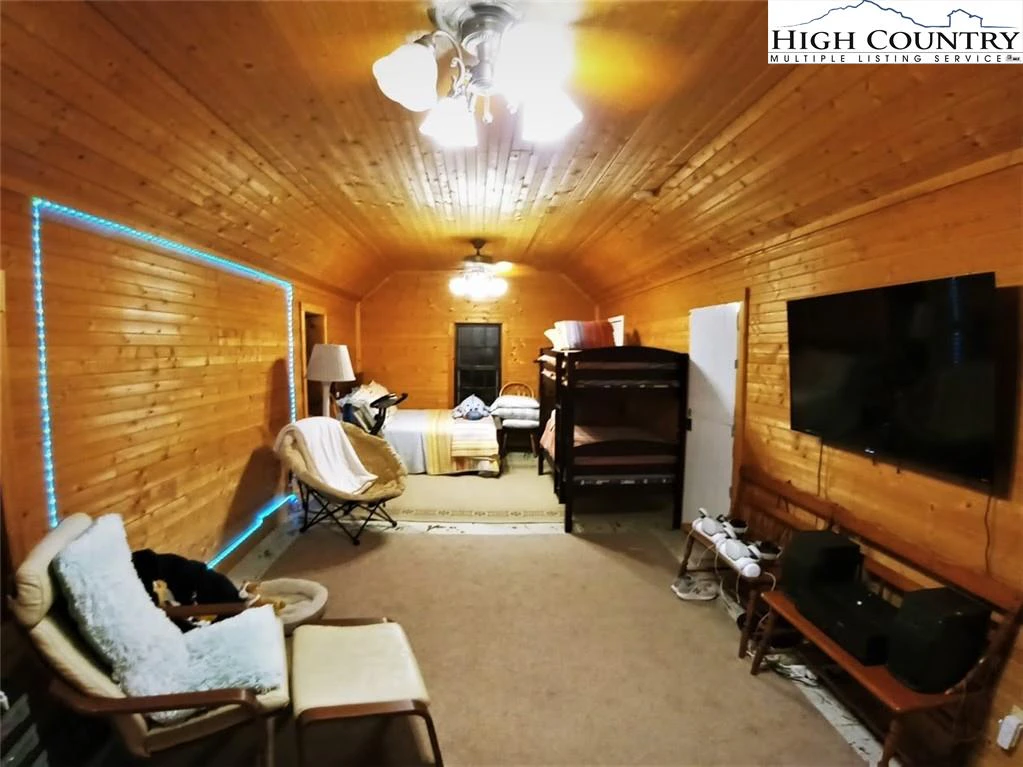 Image number 9 for the current listing