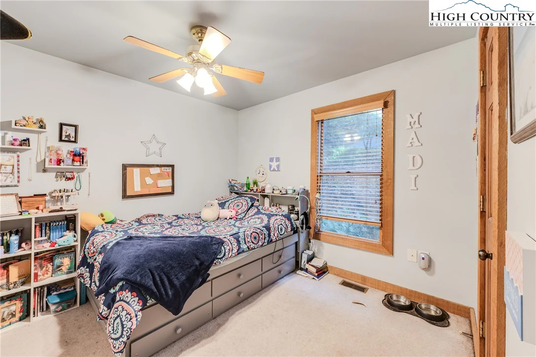 Image number 5 for the current listing