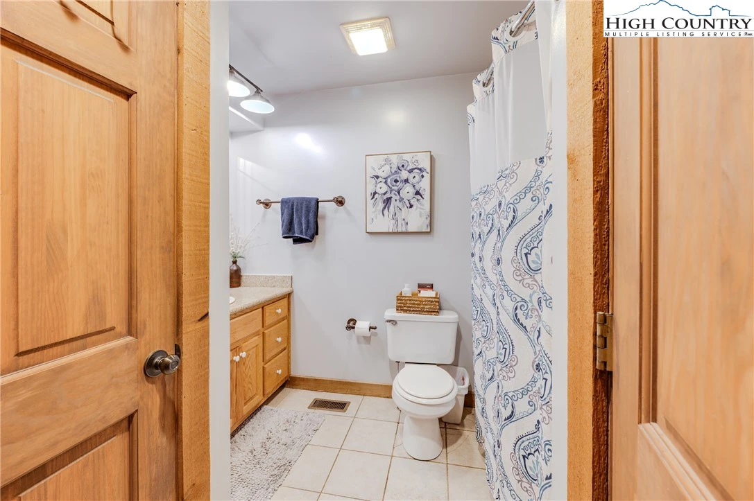 Image number 7 for the current listing