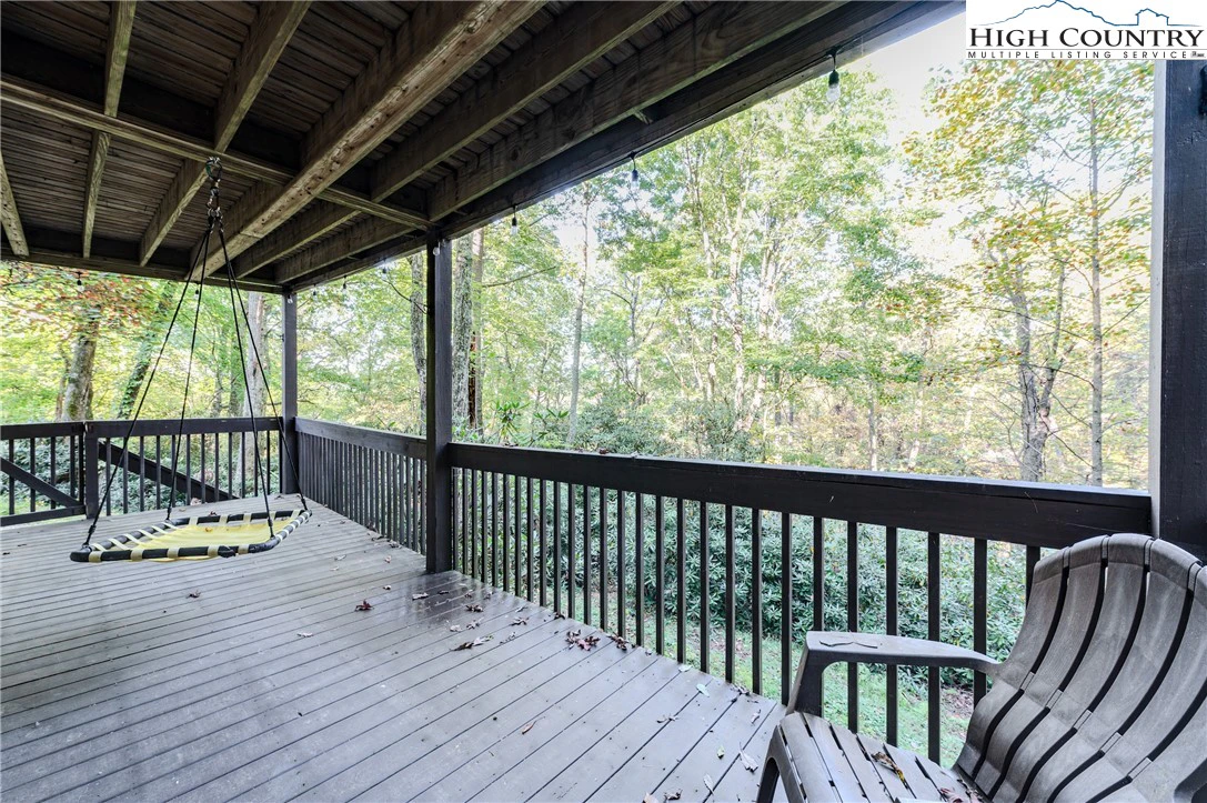 Image number 16 for the current listing