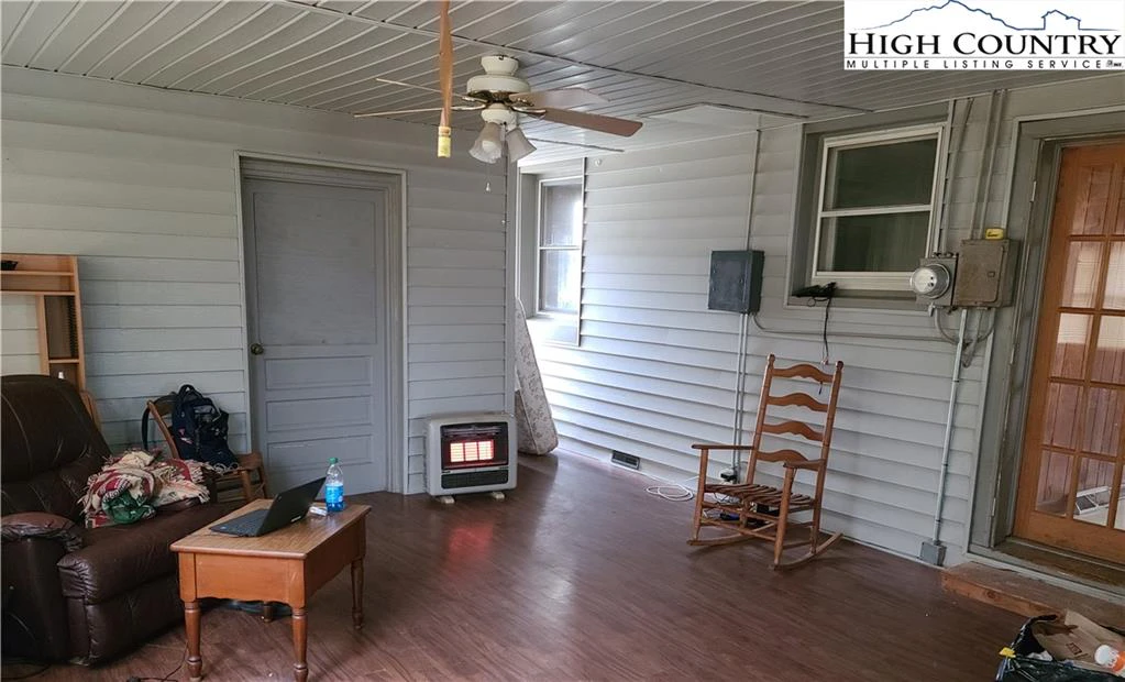 Image number 2 for the current listing