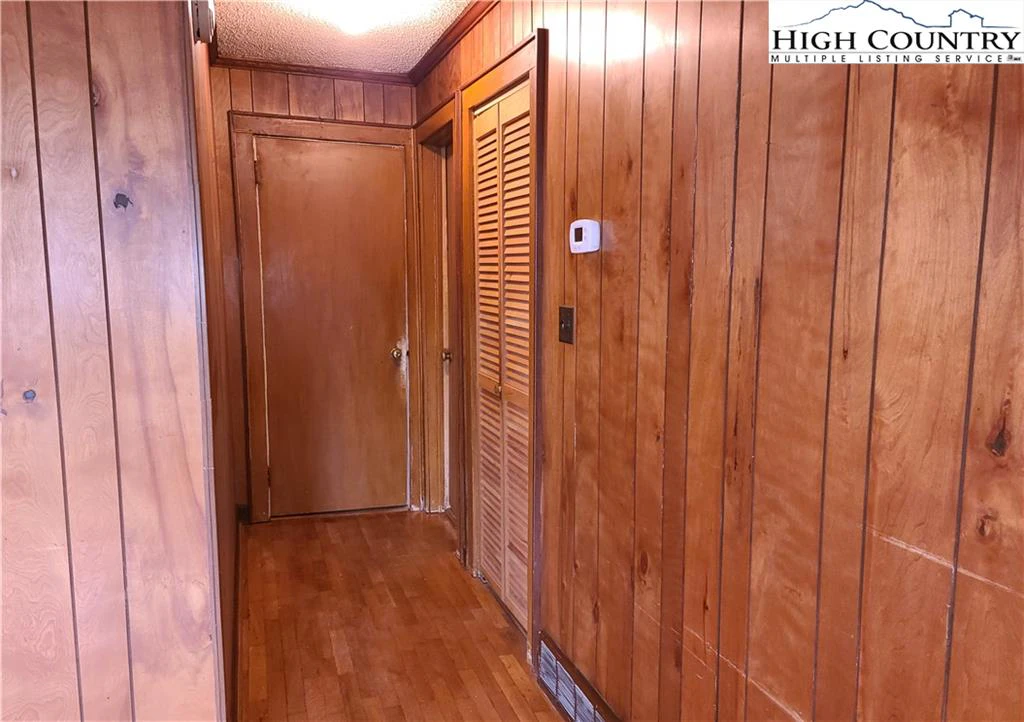 Image number 10 for the current listing