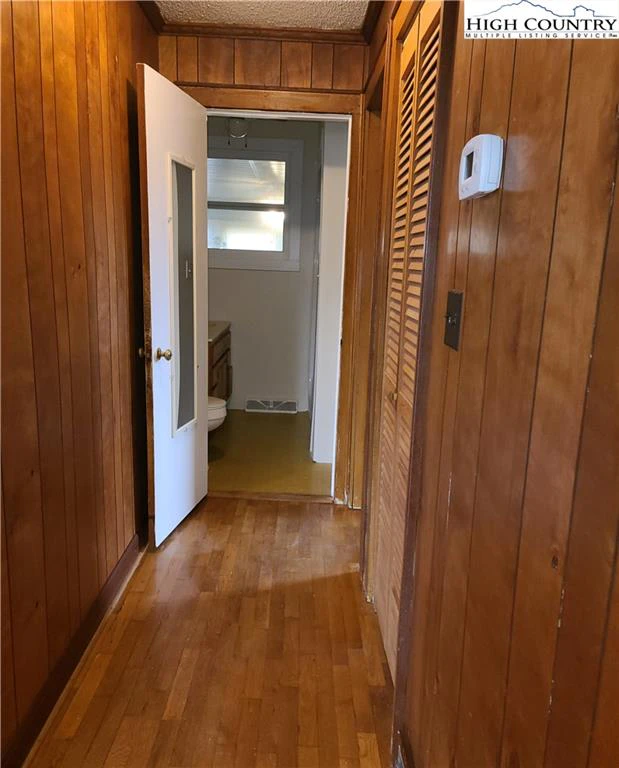 Image number 8 for the current listing