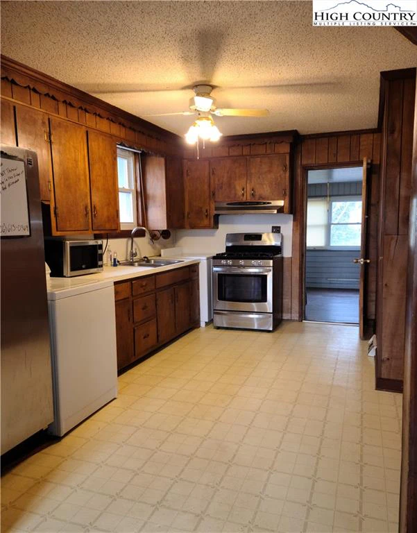 Image number 20 for the current listing