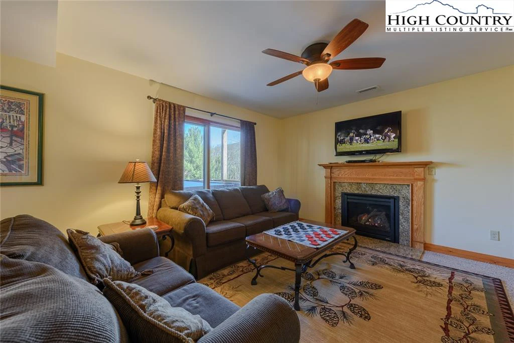 Image number 12 for the current listing