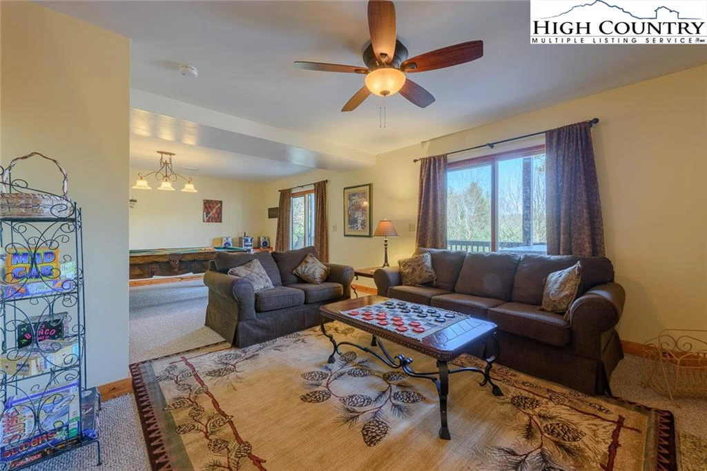 Image number 3 for the current listing
