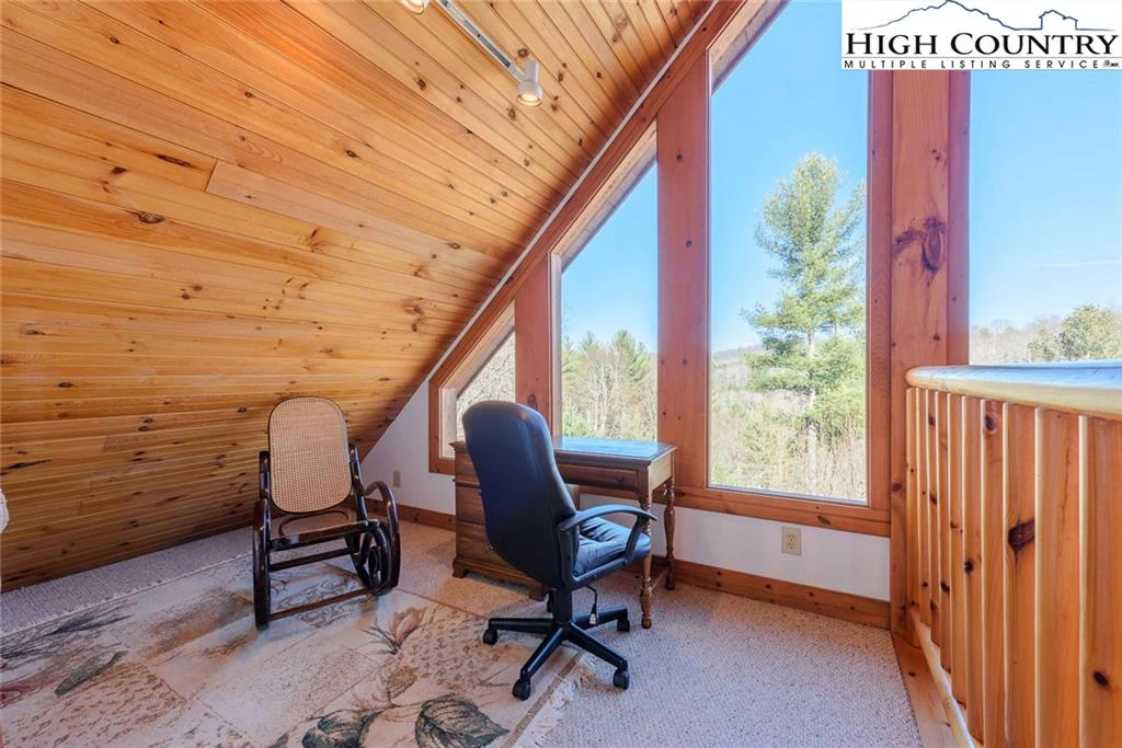 Image number 11 for the current listing