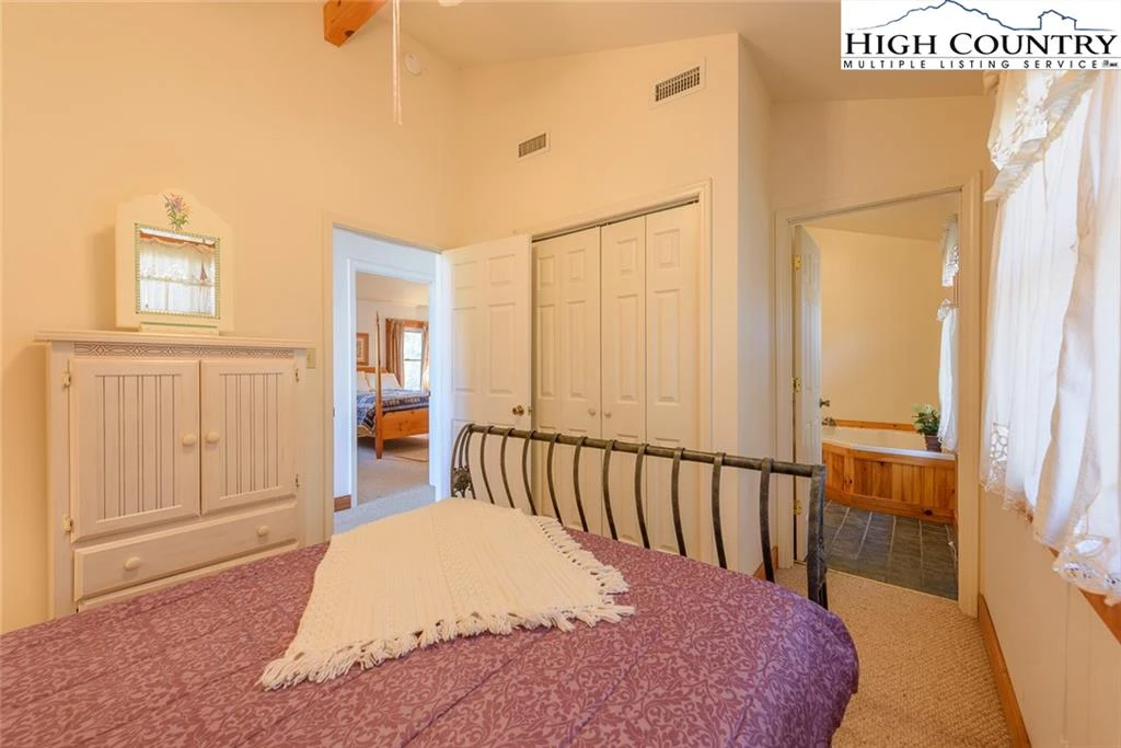 Image number 18 for the current listing