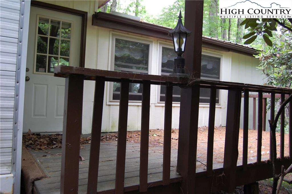 Image number 16 for the current listing