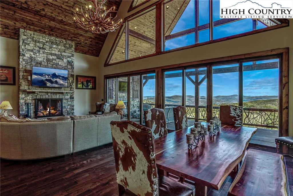 Image number 18 for the current listing