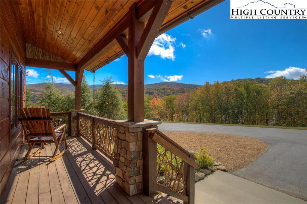 Image number 16 for the current listing