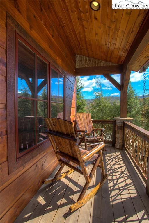 Image number 15 for the current listing
