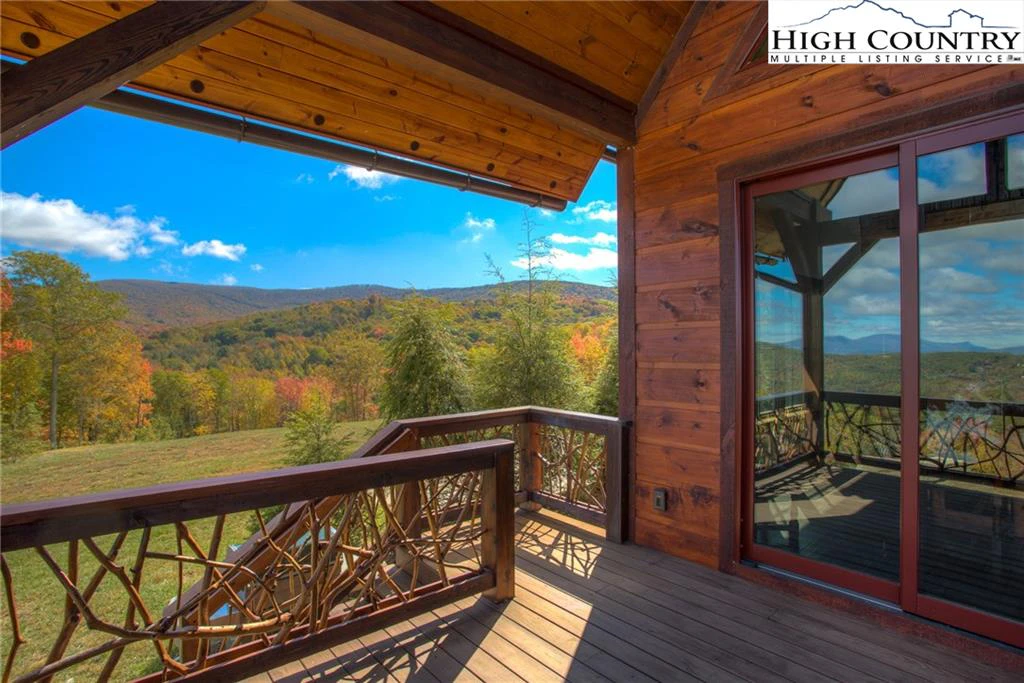 Image number 14 for the current listing