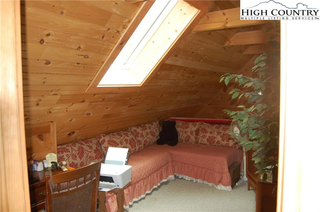 Image number 10 for the current listing