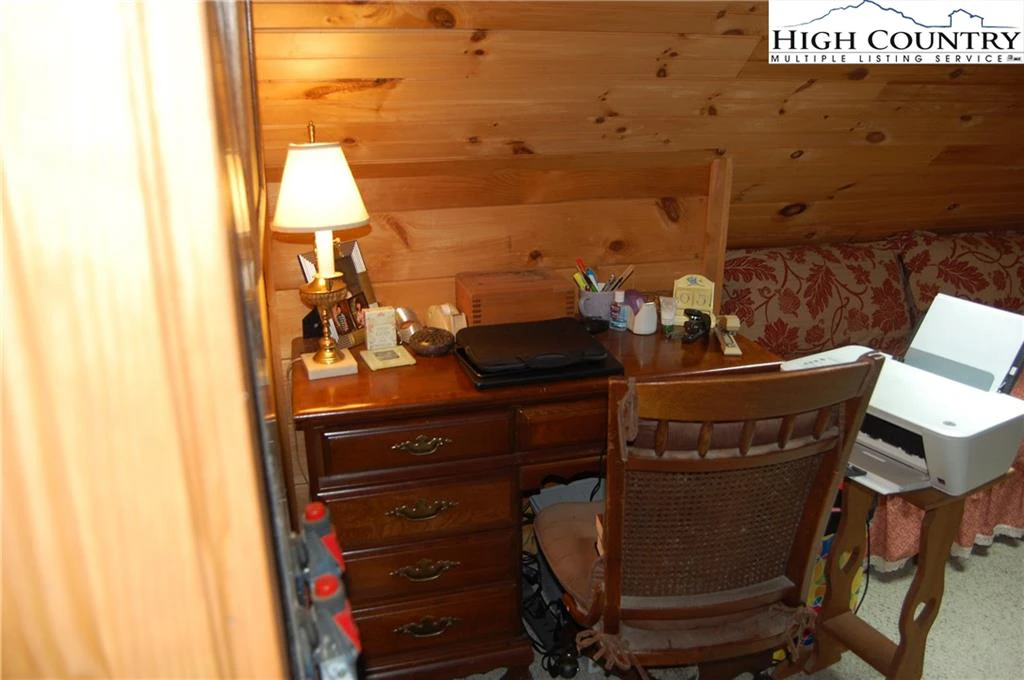 Image number 9 for the current listing