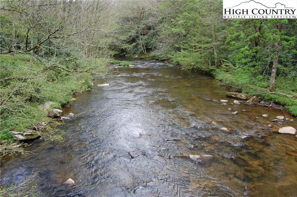 Image number 4 for the current listing