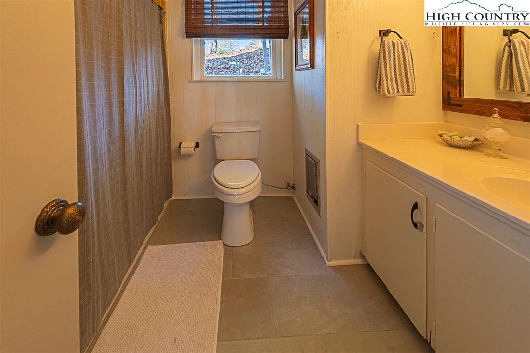 Image number 5 for the current listing