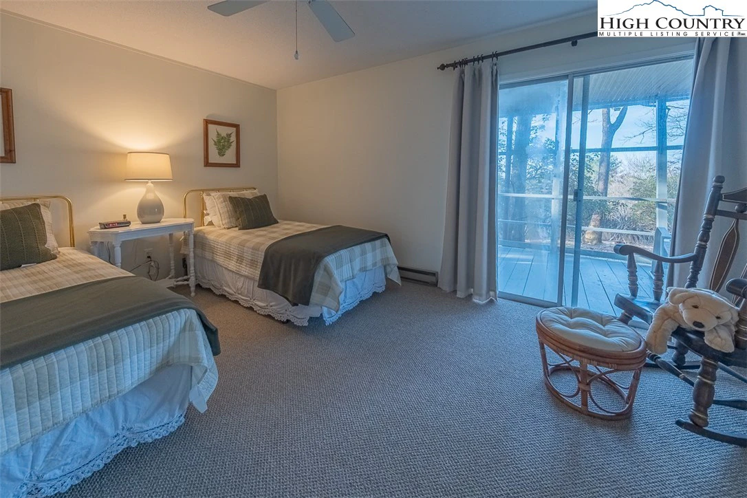 Image number 7 for the current listing