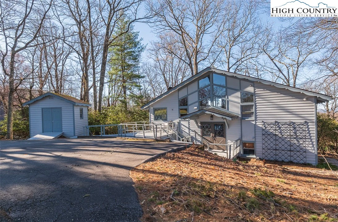 Image number 16 for the current listing