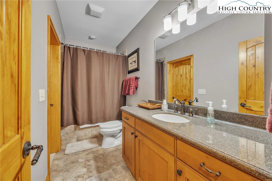 Image number 8 for the current listing