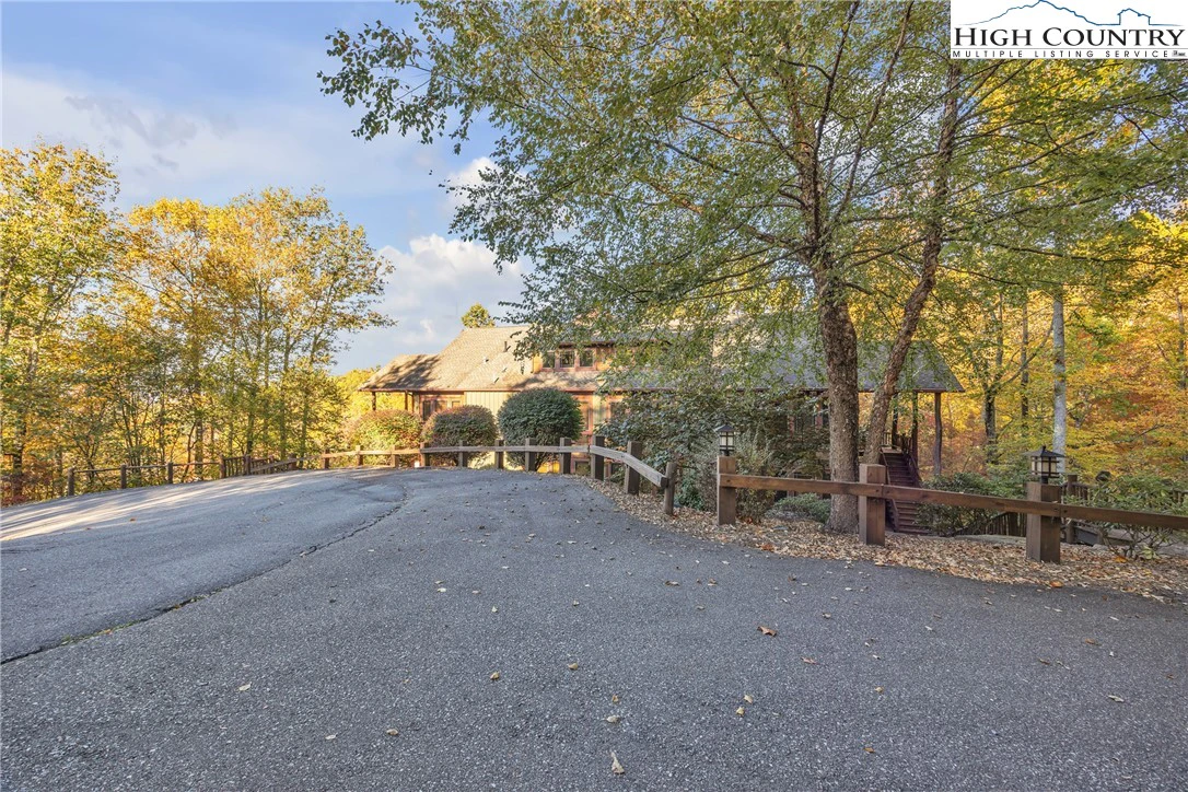 Image number 20 for the current listing