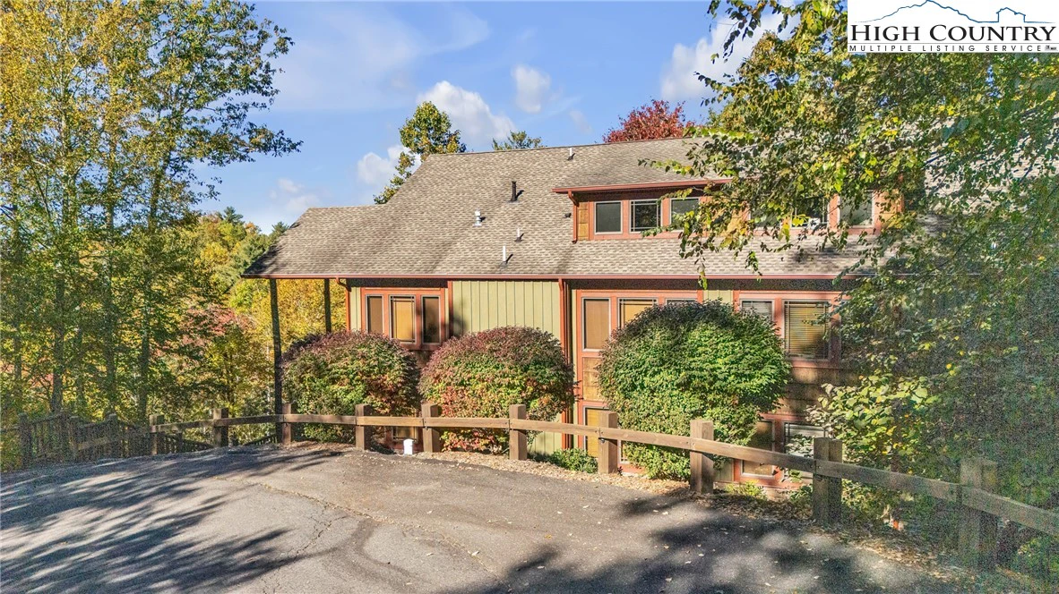 Image number 13 for the current listing