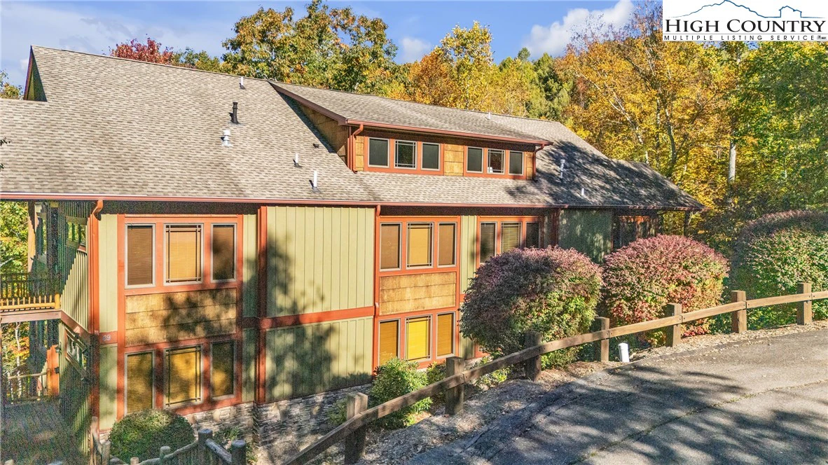 Image number 15 for the current listing