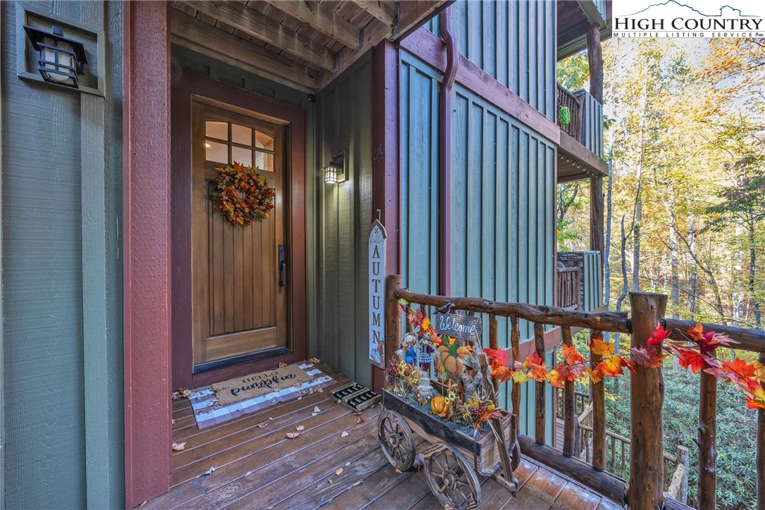Image number 21 for the current listing