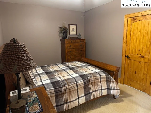 Image number 7 for the current listing