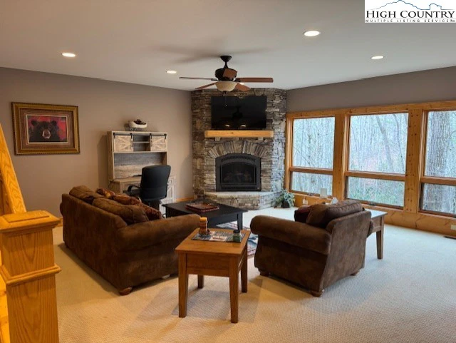 Image number 5 for the current listing