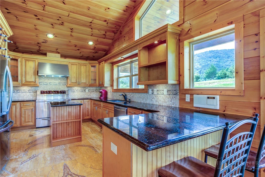 Image number 5 for the current listing
