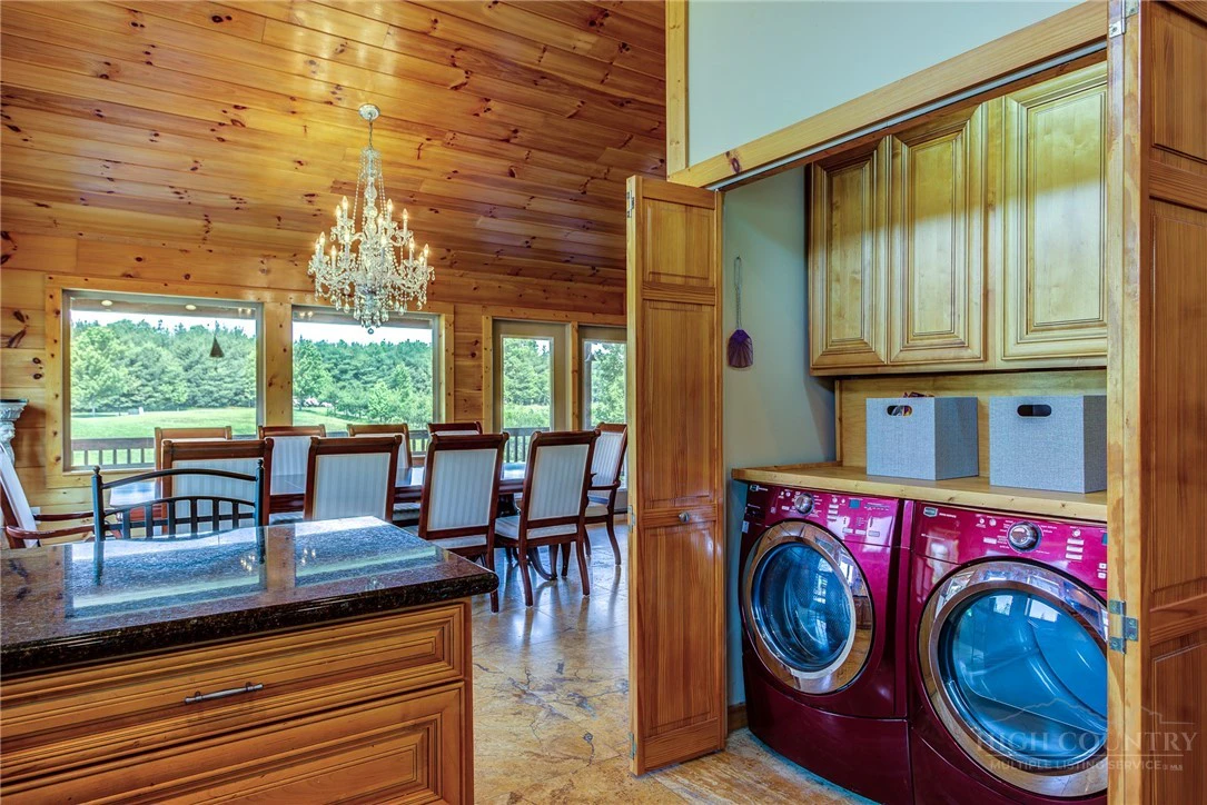 Image number 7 for the current listing