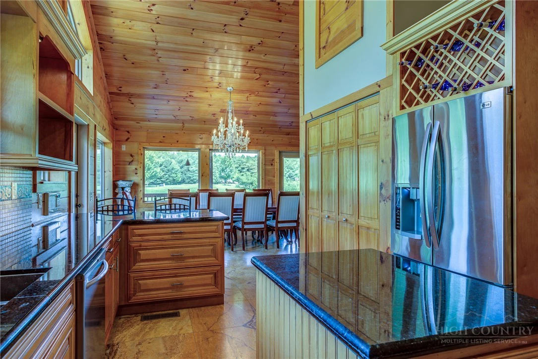 Image number 9 for the current listing