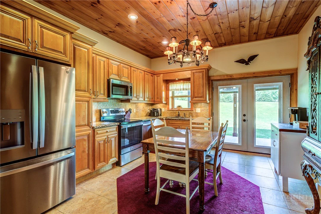Image number 19 for the current listing