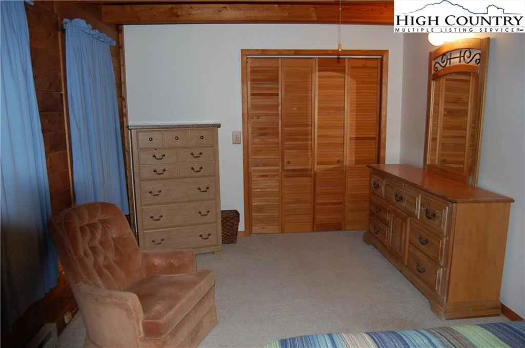 Image number 16 for the current listing