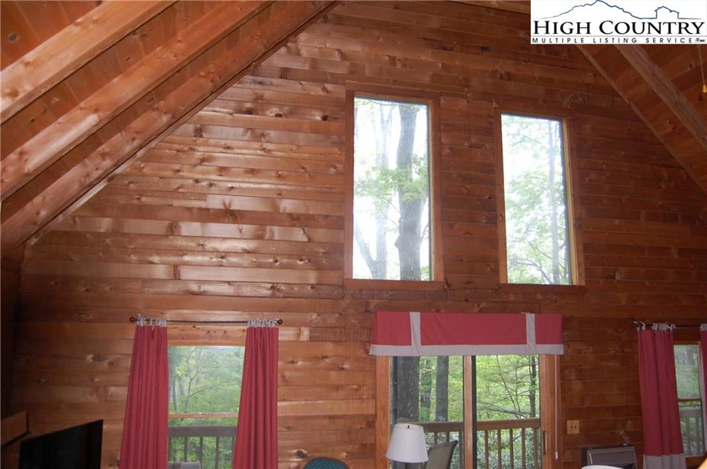 Image number 15 for the current listing