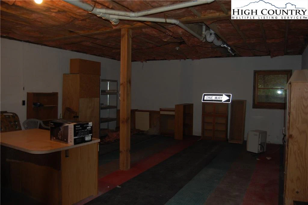 Image number 13 for the current listing