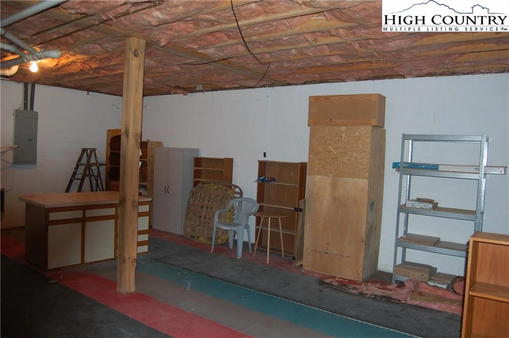 Image number 12 for the current listing