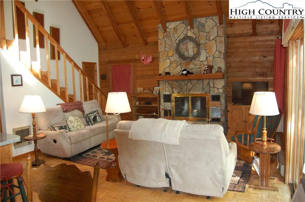 Image number 11 for the current listing